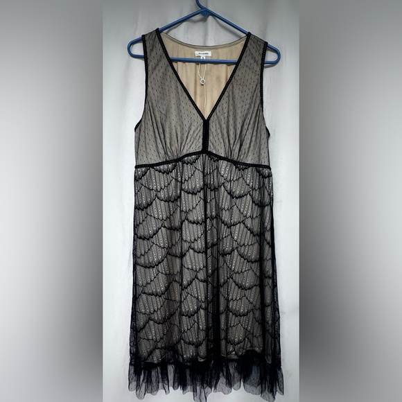 BRAND NEW Max Studio Lace Art Deco Tan & Black Lace Dress Size XL - Picture 3 of 6